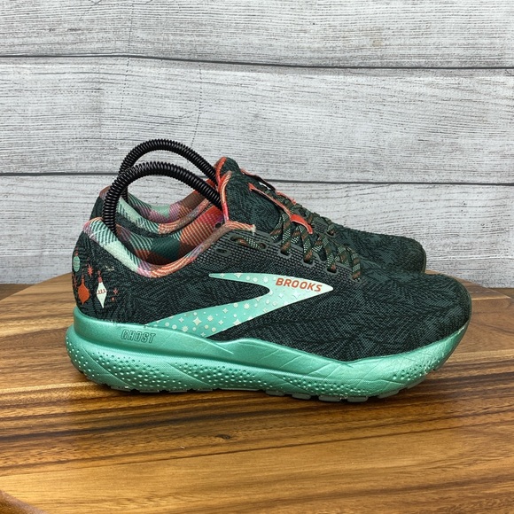 Brooks Ghost 16 Run Merry Christmas Green Running Shoe 1204071B389 Women’s 6.5 - Picture 4 of 13